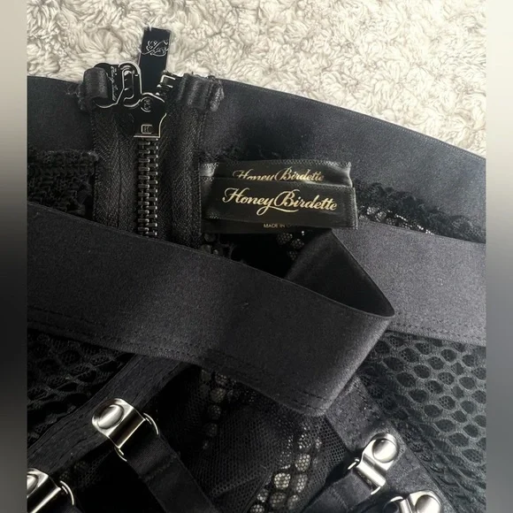 ***SOLD*** 🖤⚔️📸 Honey Birdette Courtney Suspender Skirt 📸⚔️🖤 Size Small (S) - Picture 13 of 16